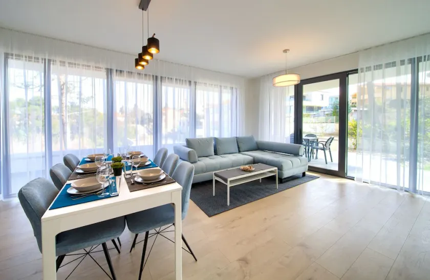 Modern vacation apartment in Malinska with a covered terrace - Image 1