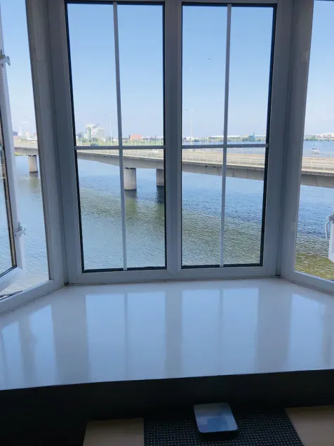Bequemer 1 Bed Cardiff Bay Wohnung mit Wasser Views- WLAN, Millenium Stadium, Dr Who - Image 1