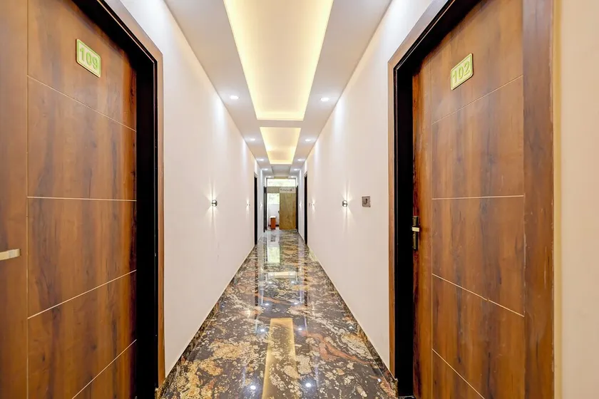 Fabhotel Apple Tree - Image 1