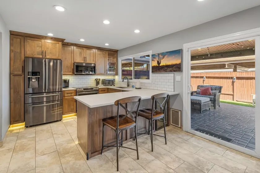Luxury 3BR Tech Townhouse, Pool, Old Town, Salt River Fields - Image 1