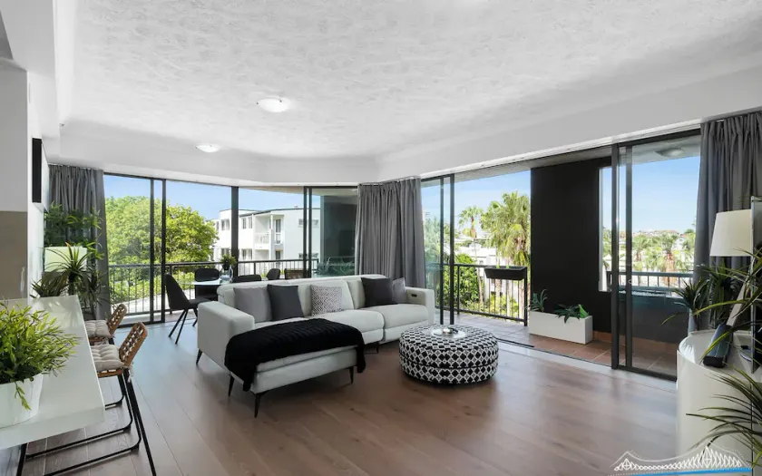 Executive Three Bedroom Unit overlooking Resort Style Pool and Parking   - Image 1