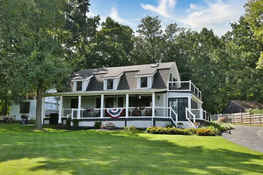 Whole House, Scenic Post and Beam Home Overlooking Canandaigua Lake! Sleeps 10 - Image 1