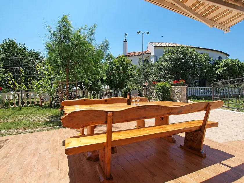 Nice apartment for 6 people with WIFI, pool, A/C, TV and terrace - Image 1