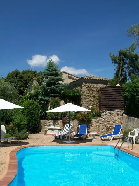 Charmante Villa mit Pool in einem Dorf - Image 1