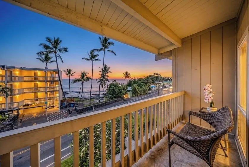 Classic island condo w/ partial ocean view, & shared hot tub & pool - Image 1