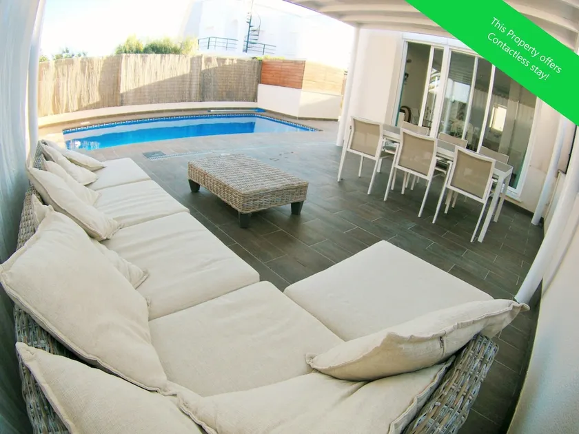Modernt fritidshus med pool i Puerto Rey - Image 1