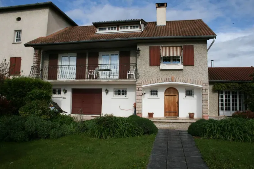 1 Bedroom House 20min walk to centre in Tournus - Image 1