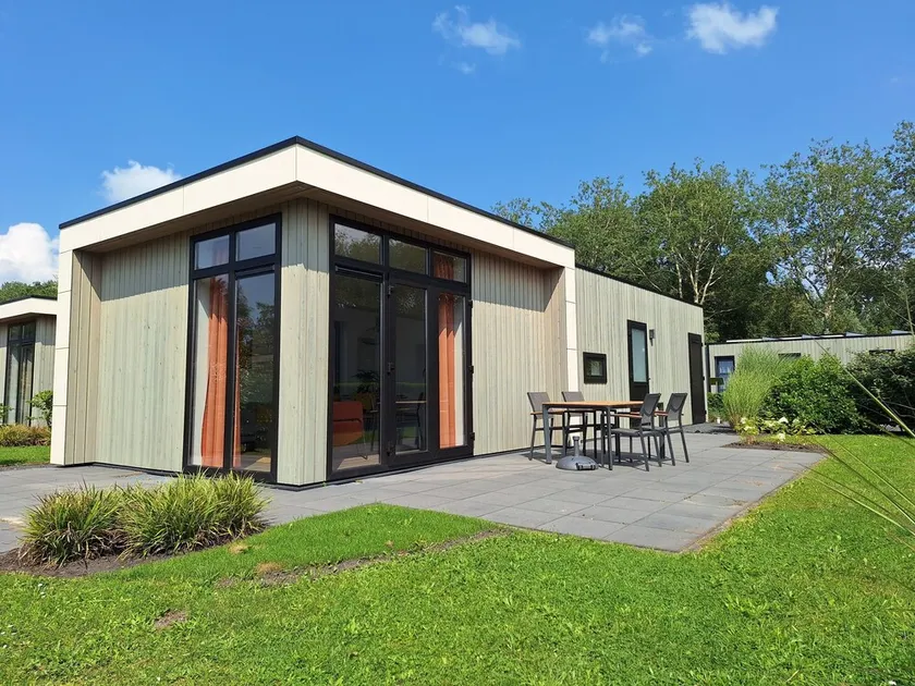 Chalet with 2 bedrooms and a terrace - Image 1