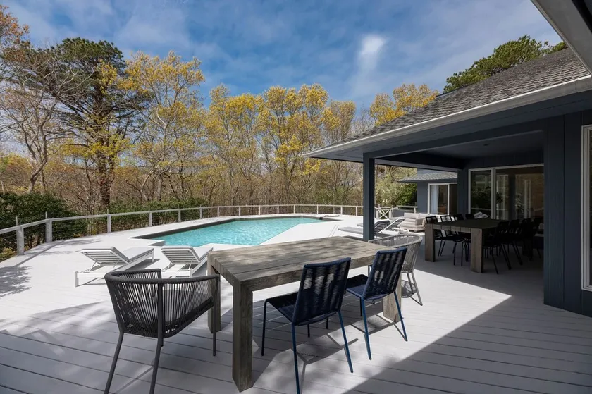 Luxurious 6bd/4.5ba on 4 acres with pool & tennis - Image 1