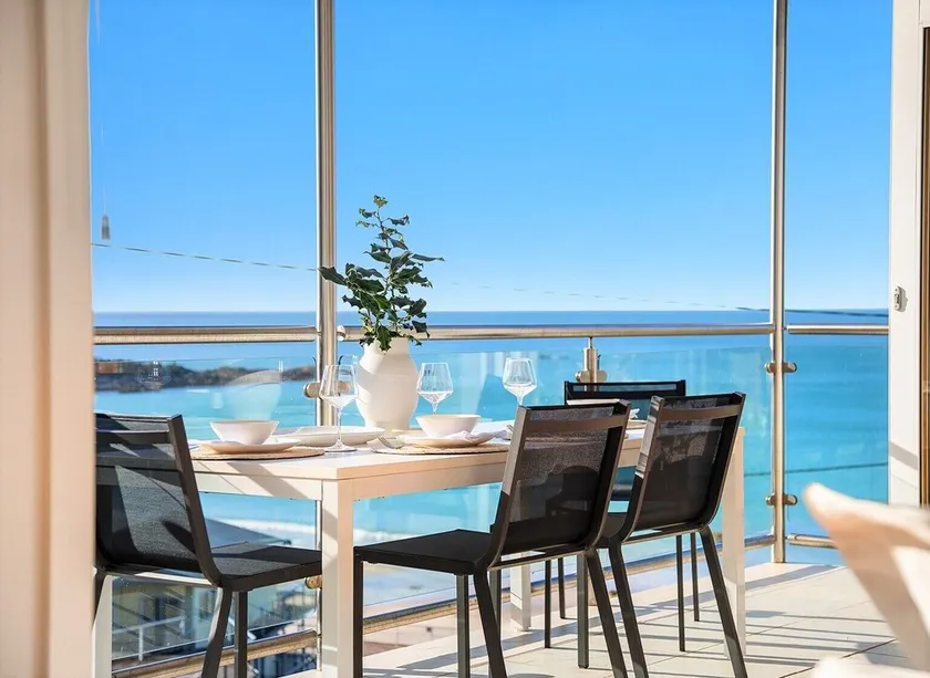 OUTSTANDING! WHITE HOUSE TASMANIA,BOAT HARBOUR BEACH - Image 1
