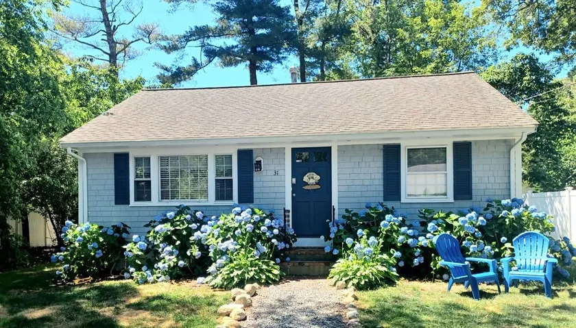 Charming 'Starfish Cottage' - Walk to Perch Pond and Great Bay - Image 1