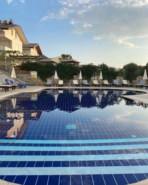 HIGH VIEW HOTEL - Image 1