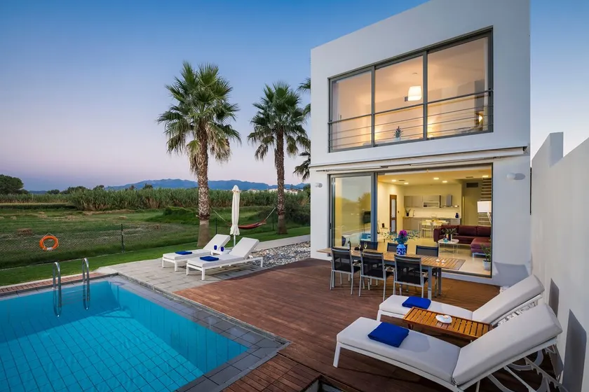 Blue Sea Luxury Villa - Image 1