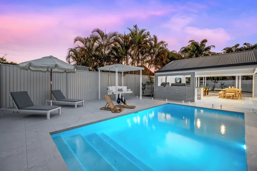 Paradise Palms Mooloolaba - Beach House - Image 1