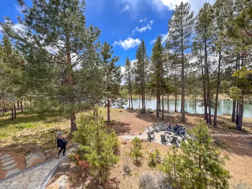 Private 3 acres, Riverfront, HotTub, PoolTable, DiscGolf - Image 1