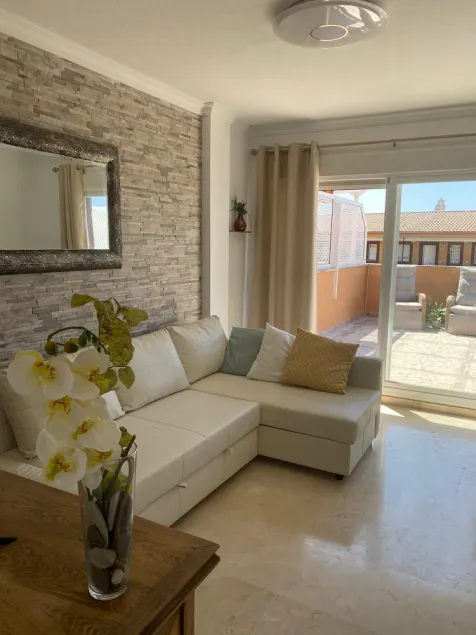 Beautiful modern apartment 1 min from beach - Image 1