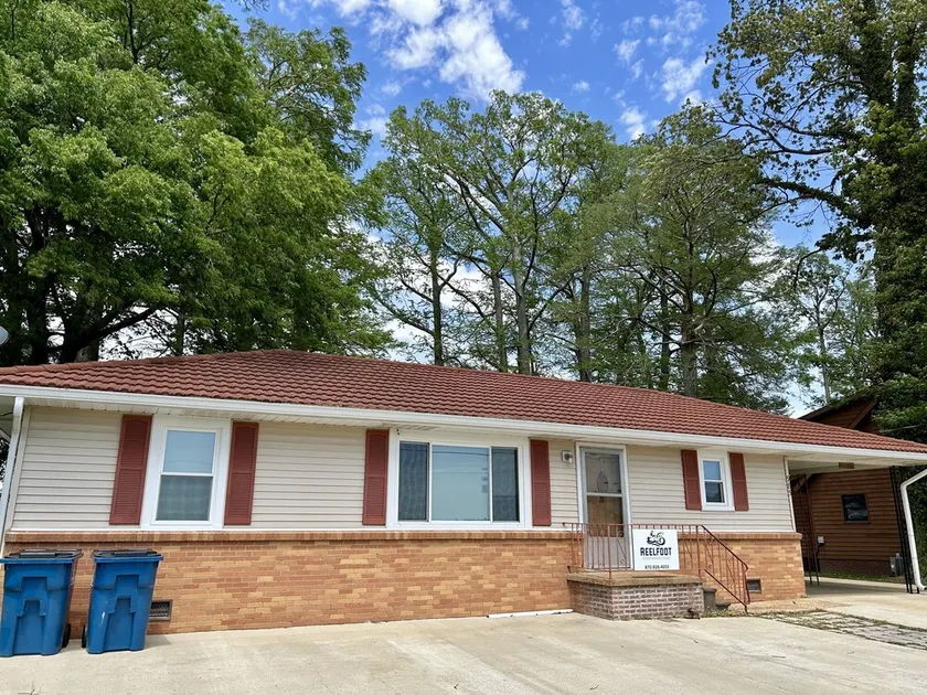 Relaxing, Lakefront & Roomy Great for fishing, duck hunting, & family gatherings - Image 1