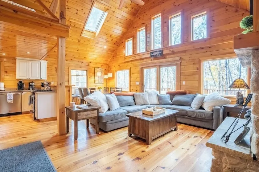 Beautiful private rustic log cabin, pool, hot tub - Image 1