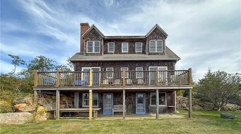 Enjoy Peace and Quiet Watching Block Island Sunsets Sunday to Sunday Rental - Image 1
