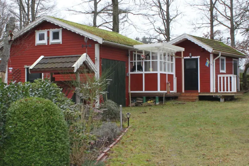 Cottage in scenic location - Image 1