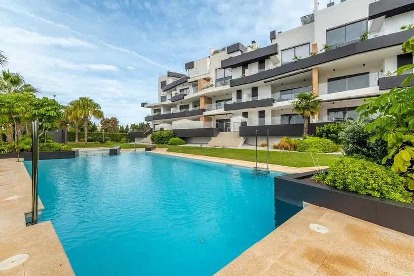 Ferienwohnung \"Verano\" mit beheiztem Pool, 5 privaten Terrassen und WLAN - Image 1