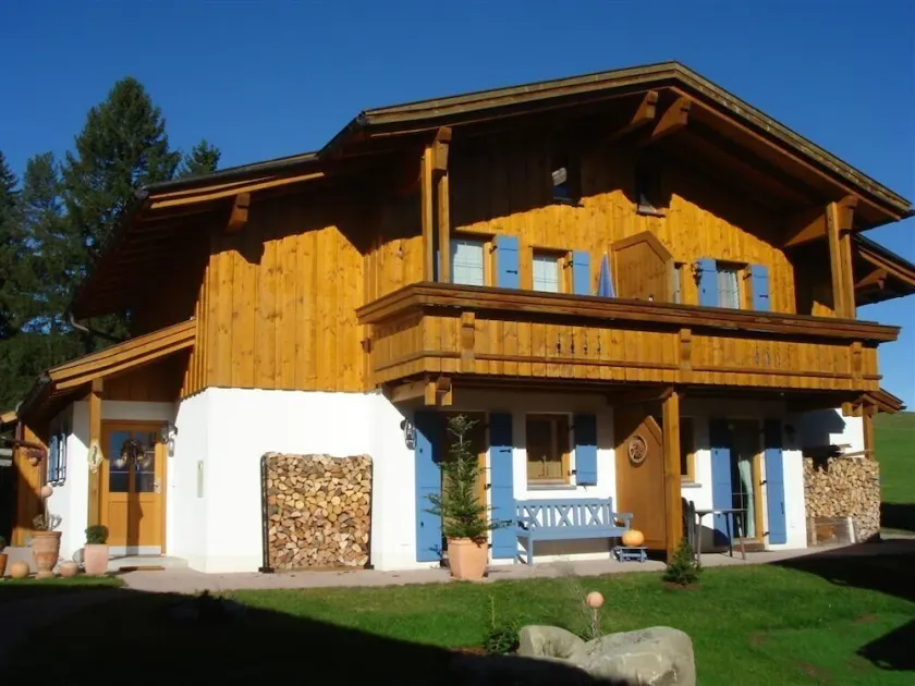 Style alpin. Maison m. Cheminée dans Wohnber., Vue panoramique sur les Alpes - Image 1