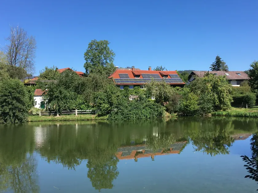 Quaint farmhouse in an idyllic location between a knight's castle and bathing pond - Image 1