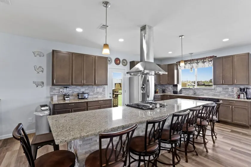 Perfect Home for Lg Groups, Travelers w/kids, Bonus 5k sqft Venue for Events! - Image 1
