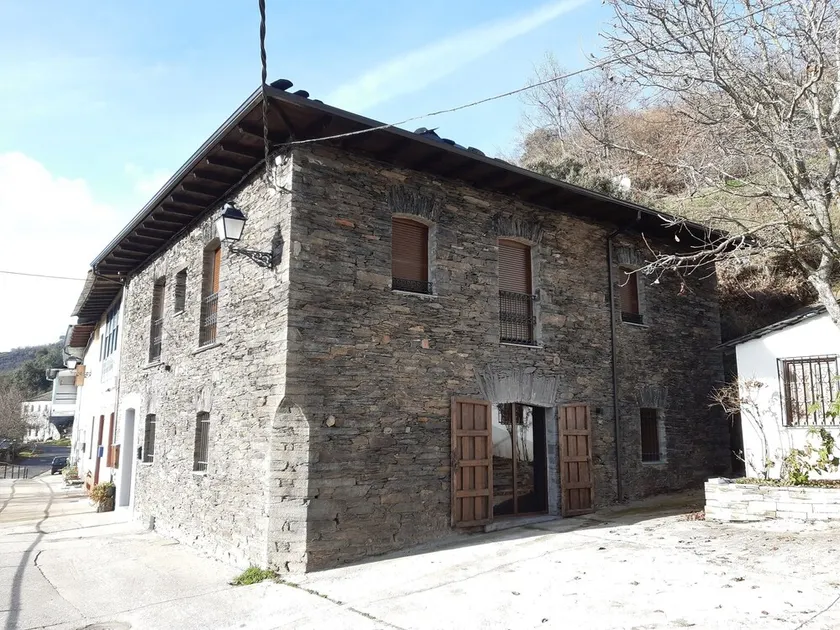 ESTRELLA DEL SIL COTTAGE - Image 1