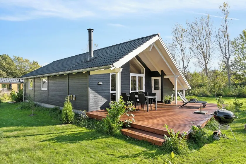 Lovely Summer House With Spa Close To The Beach - Image 1