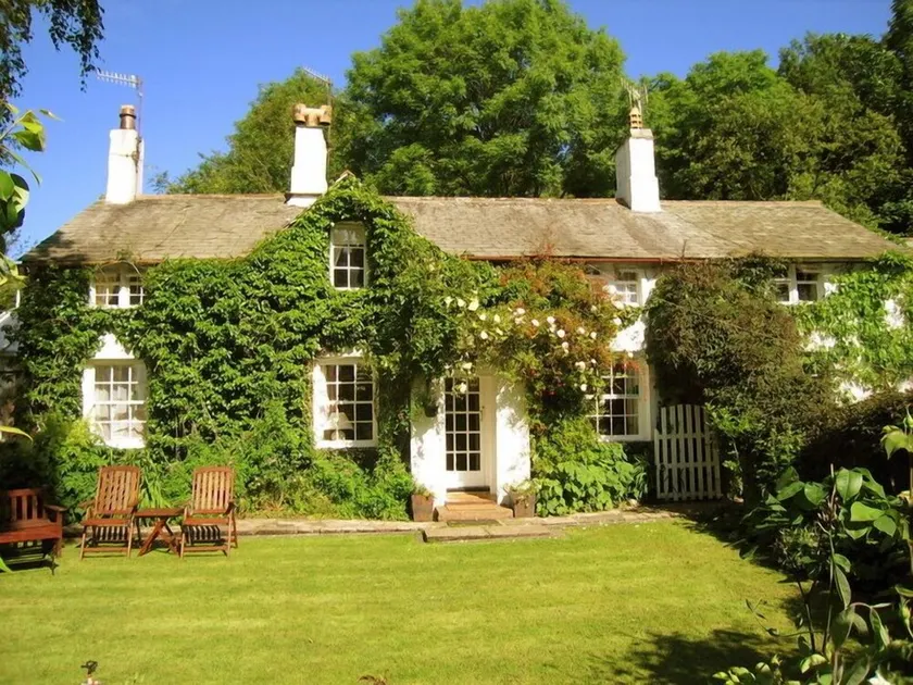 Beamed Rural Cottage in Secluded Area, Tranquil Retreat, Near Local Attractions - Image 1