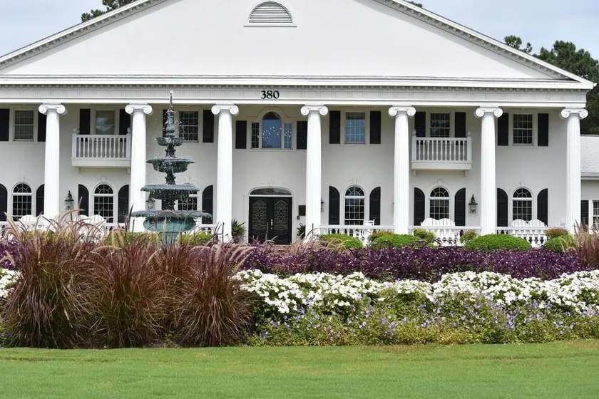 27 Holes of Golf Surrounds the Studio Golf Villa 1606L with Resort Amenities by RedAwning - Image 1