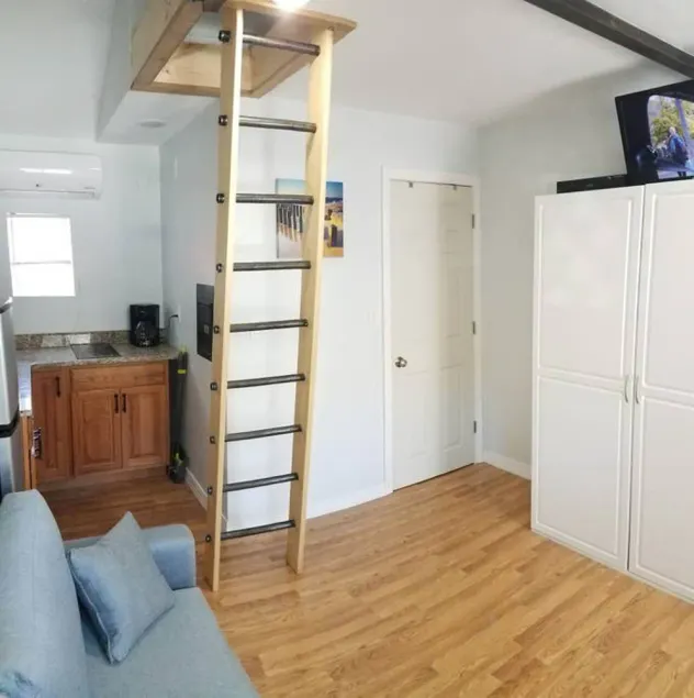 Studio Apt by beach - unit #14 - Image 1