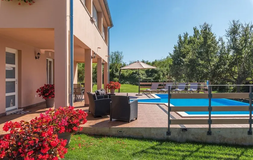 Apartment Kata with Private Pool - Image 1