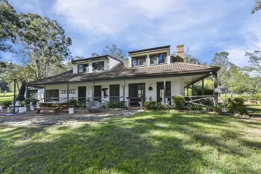 Luxury self-contained homestead and a farm full of beauty and adventure - Image 1
