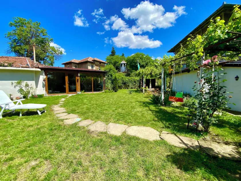 Nikola's House - Image 1