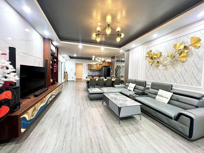 3-bedroom Sea View & City View Oasky 809-Apartment - Image 1