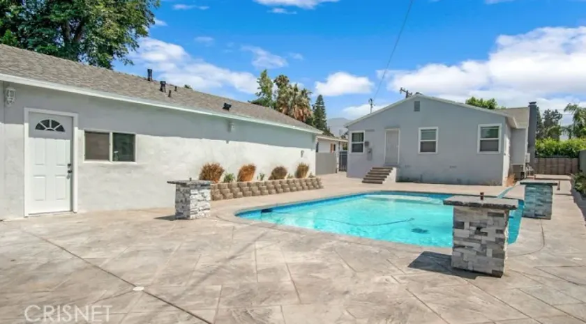San Fernando Pool home + Large Private Guest House - Image 1