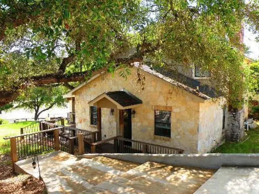 Peaceful Hill Country Stay at Medina Lake-no lake water currently - Image 1