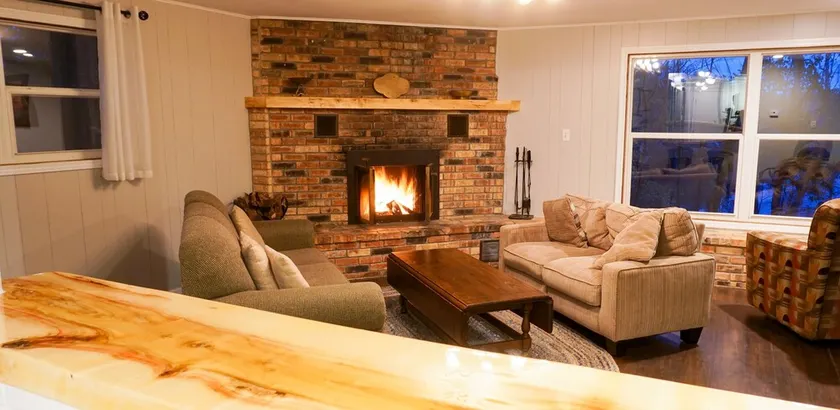 2500 SF Remodeled Cottage on a Quiet Lake in the Woods - Image 1