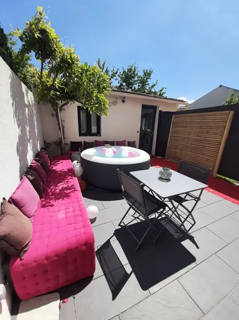 ♥️JACUZZI PRIVATIF (love room, Logement entier, terrasse)♥️ <br>NETFLIX - Image 1