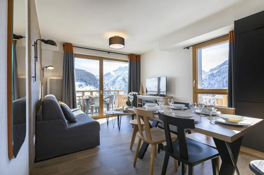 Wifi, au pied des commerces, piscine, sauna, hammam, terrasse, balcon, télévision, casier à ski - Image 1