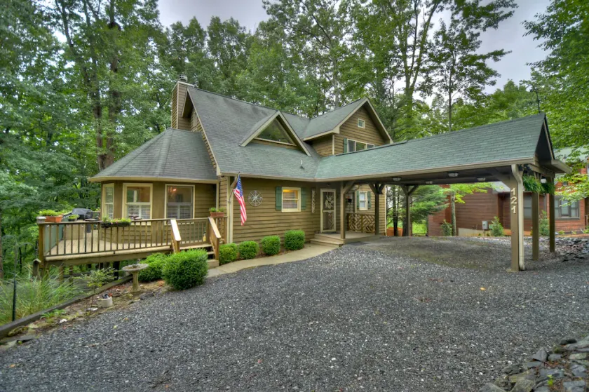 Nellie's Place- Quiet Mtn. Getaway with Scenic View, Wifi, & Community Amenities - Image 1