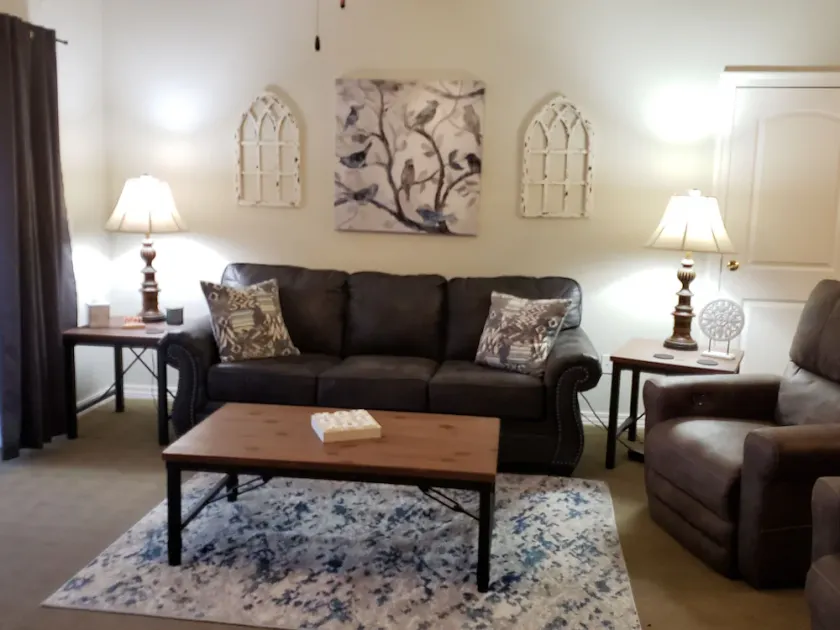 2 bedroom luxury condo with elevator one block from the strip - Image 1