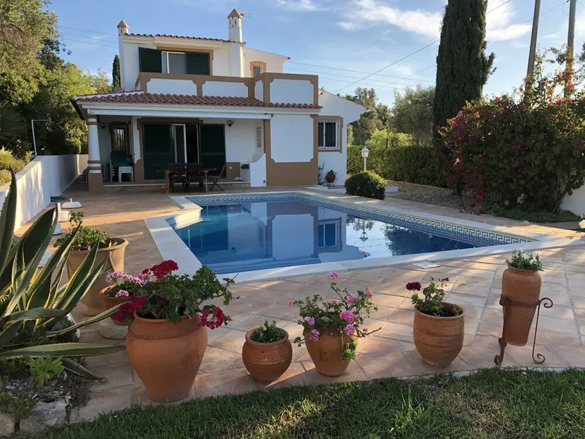 Villa with private pool - Image 1