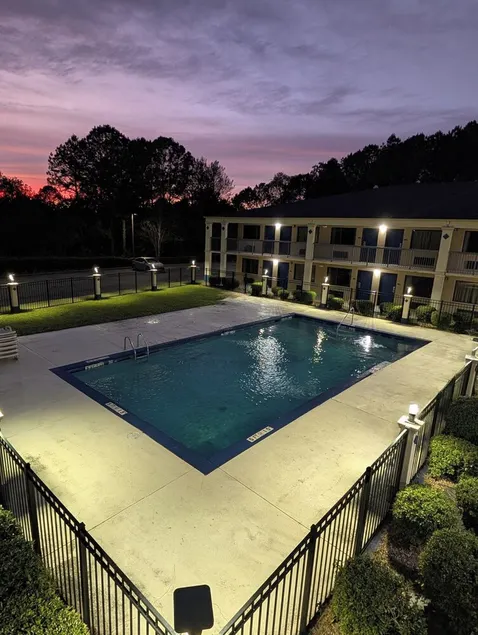 Garden Inn Adairsville - Image 1