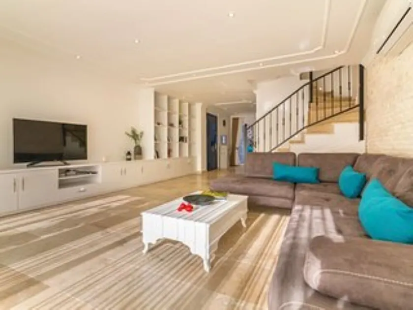 Leto Townhouse - Stylish spacious with private pool in the heart of the town - Image 1