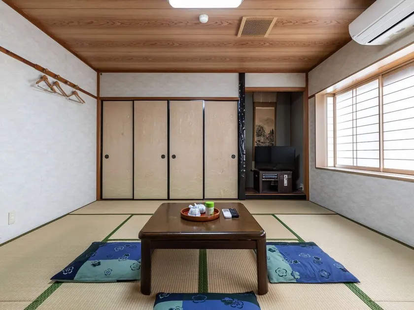 Business Ryokan Hazama - Image 1