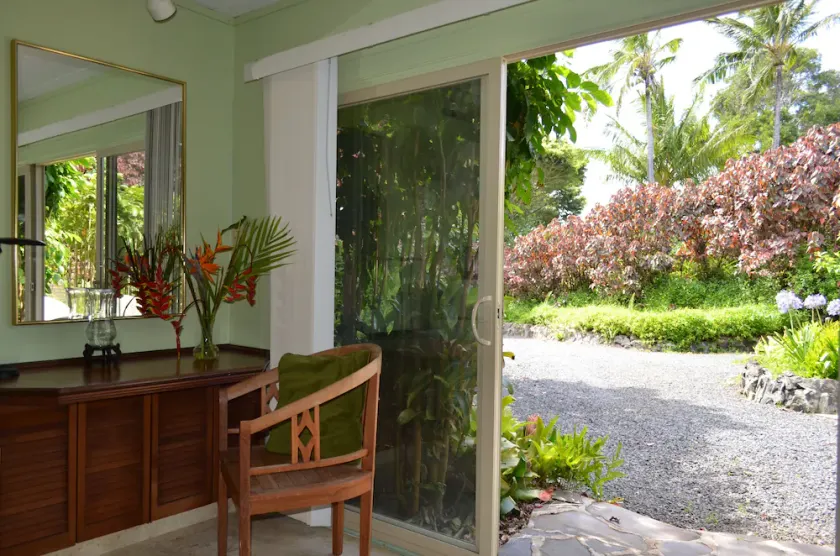 Plumeria Room - Smukke Jungle Paradise Placering m / privat indgang og kingsize-seng - Image 1