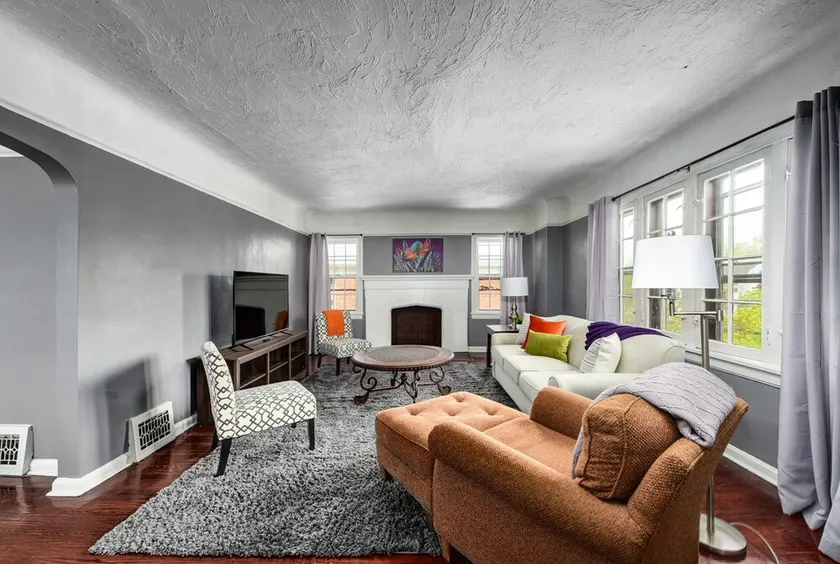 Cozy Apartment in Safe Area ~ 15 min from Cleveland Clinic ~ Long Stays Welcome - Image 1